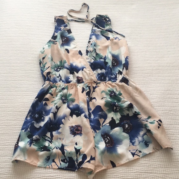 Floral romper with tie back - Picture 1 of 5